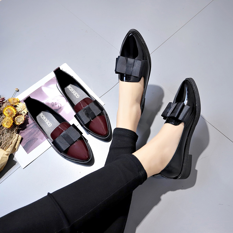 Mocassini a Punta in Pelle Ver - Women Shoes Black recensione e prezzo