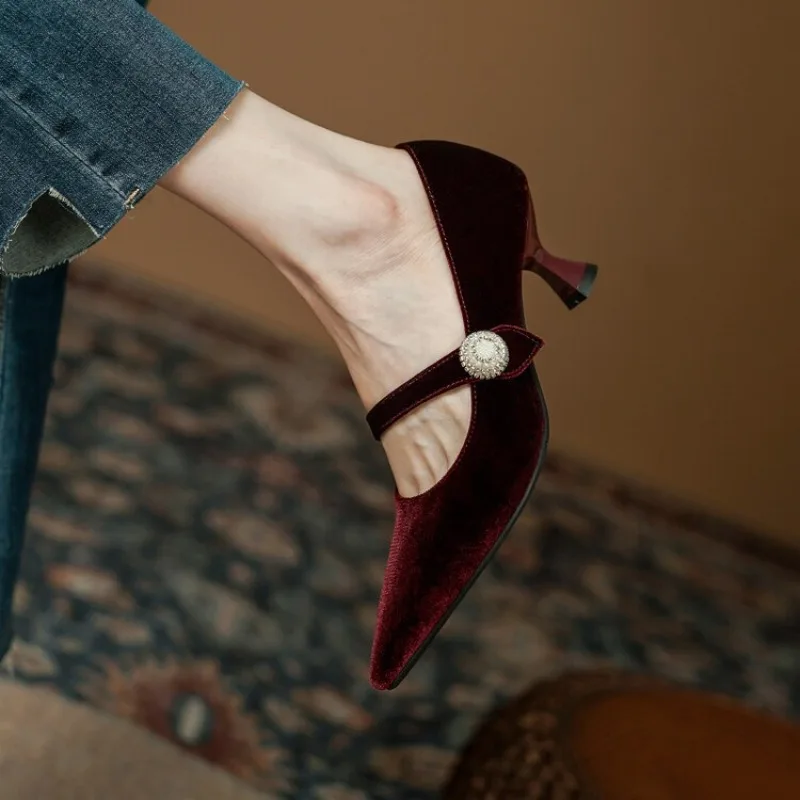 Scarpe Mary Jane a punta rosso - Women'S Heels recensione e prezzo